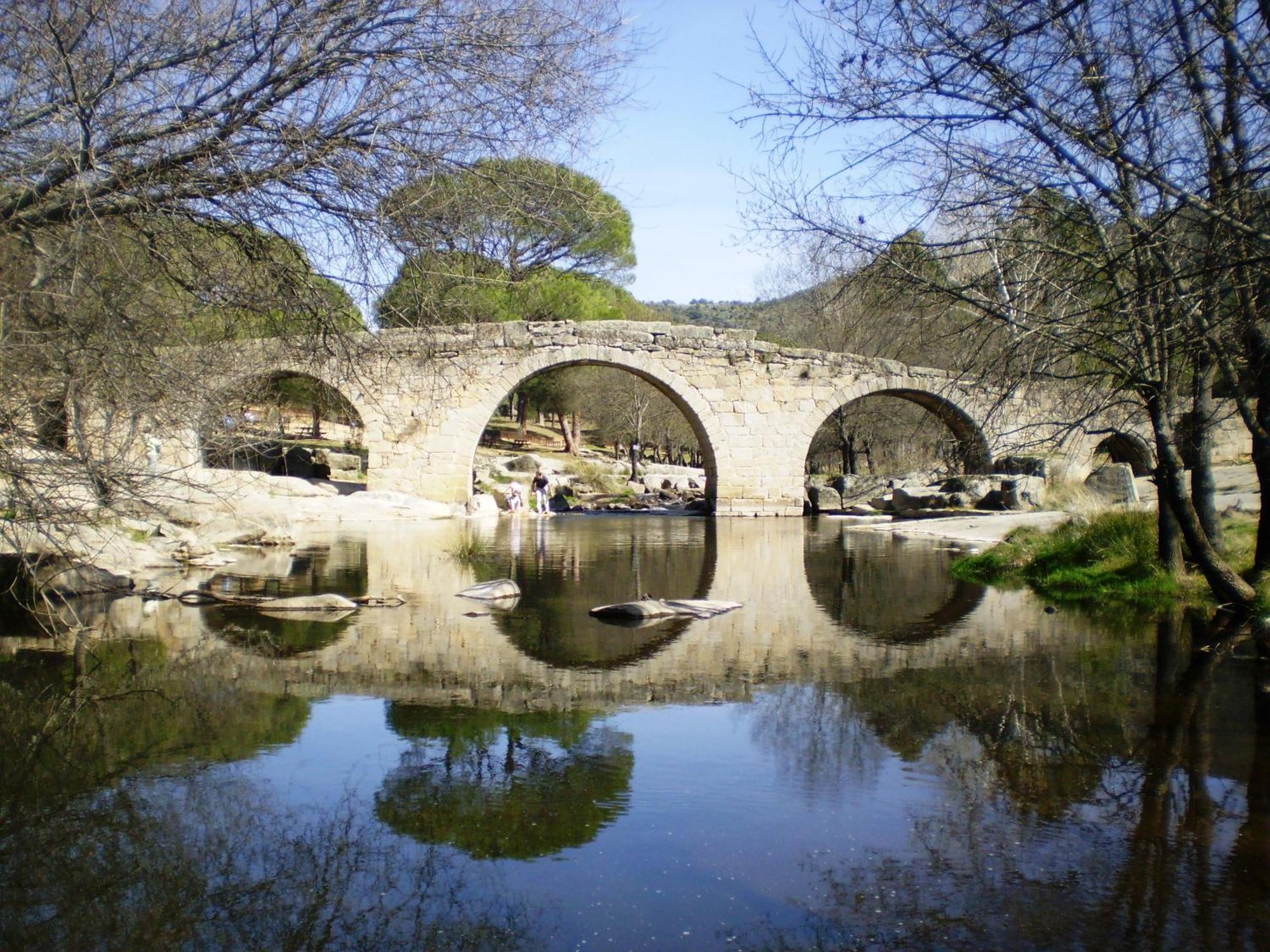Casa Rural Los Olivos De Robledo De Chavela La Estacion ภายนอก รูปภาพ